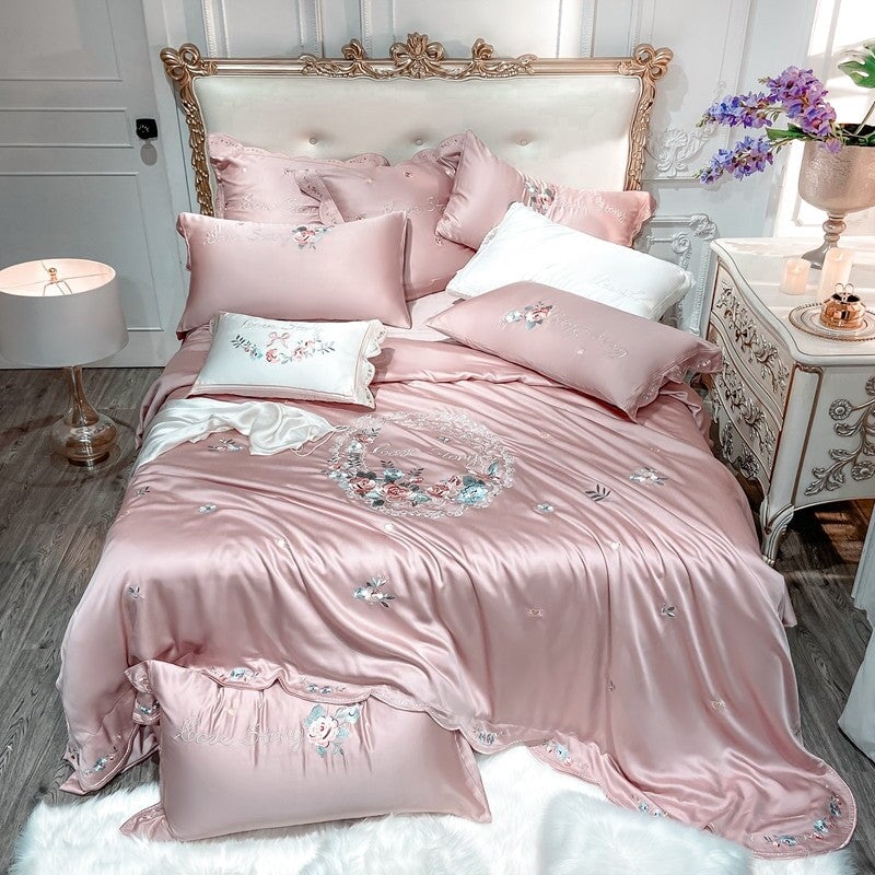 Luxurious King Size Bedding and Bed Linen